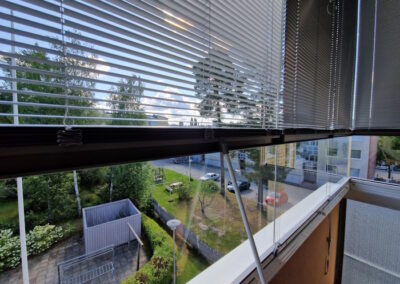 Parvekekaihtimet tuovat tyylikkyyttä ja näkösuojaa parvekkeelle.