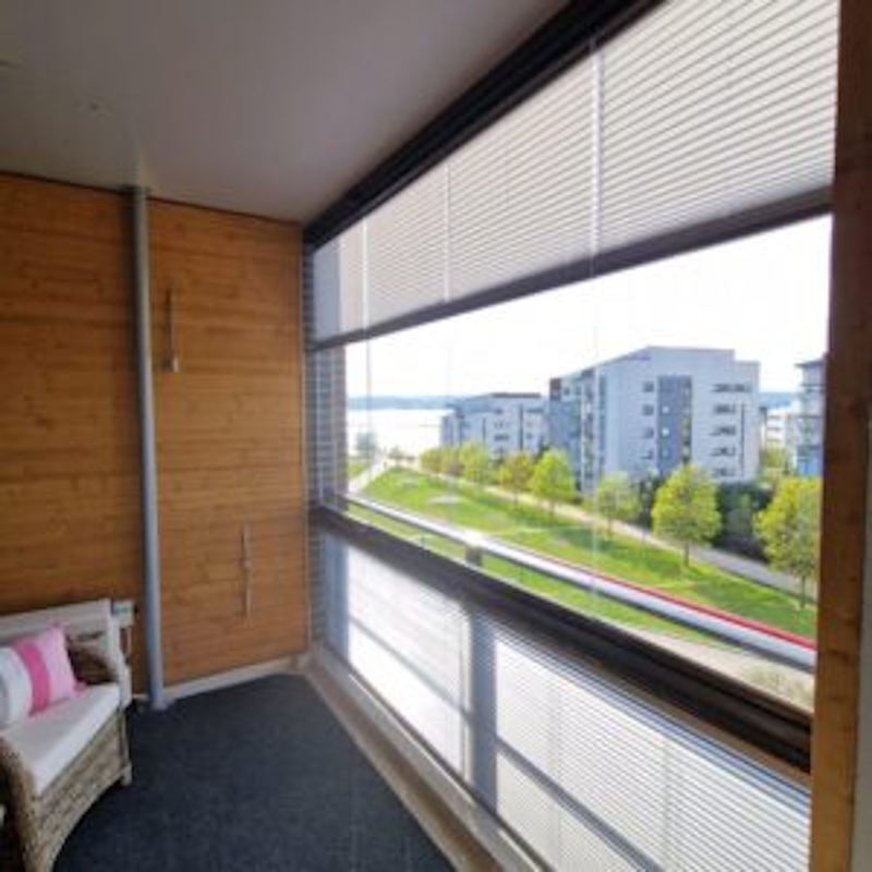 Parvekelasien huolto pitää ulkotilasi viihtyisänä