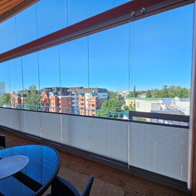 Vekkikaihtimet suojaa auringolta ja pidentää kalusteiden ikää.