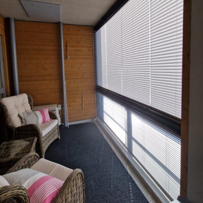 Vekkikaihtimet suojaa auringolta ja pidentää kalusteiden ikää.